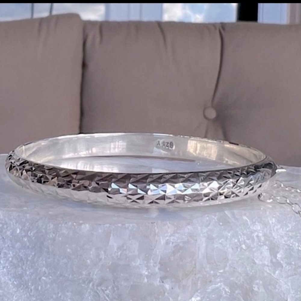 Sterling Silver Diamond Cut Bangle Bracelet - Picture 5 of 14